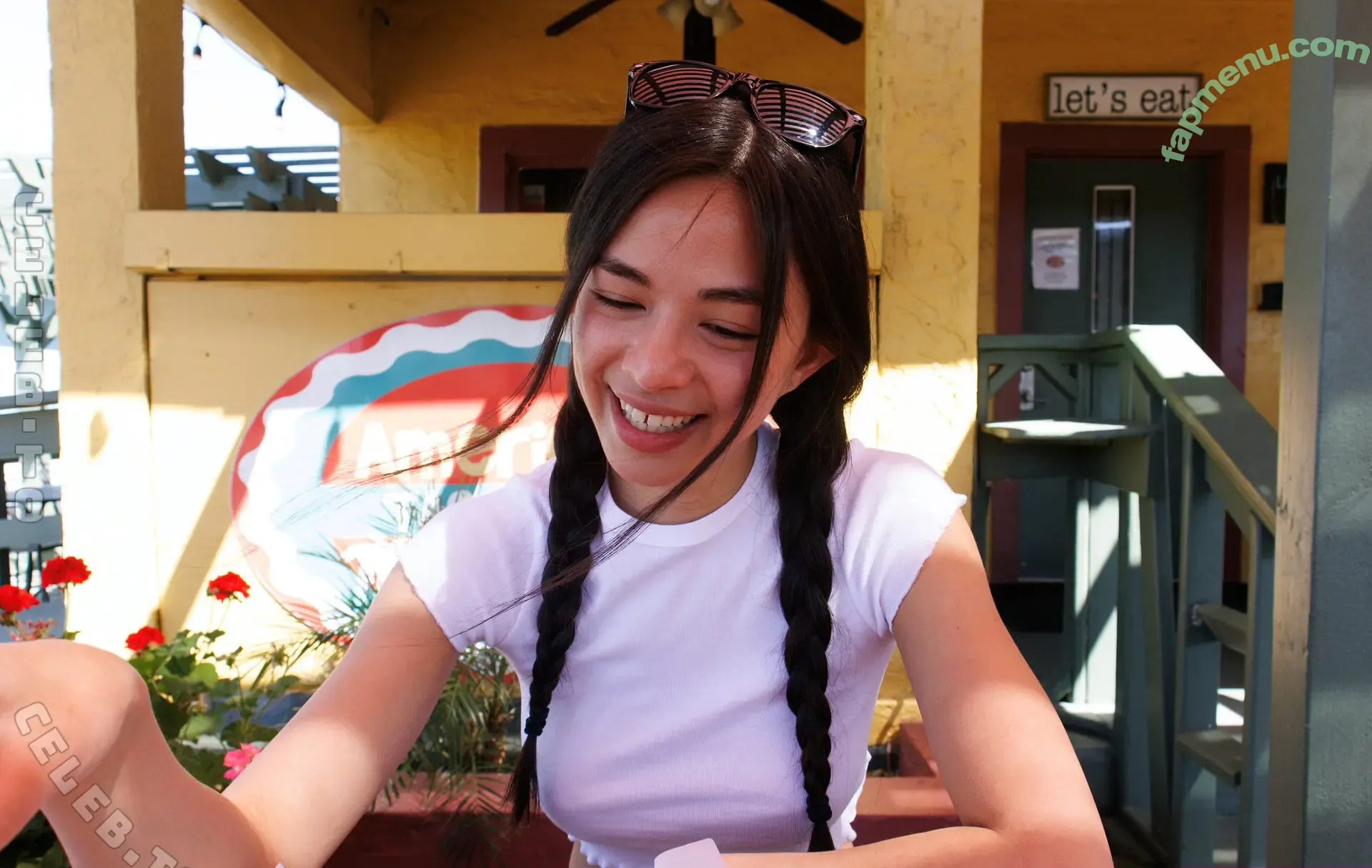 Scarlett Alexis nude photo #1548 (ScarlettAlexi3 / alexisscarlet / aphrodite_pandemos5 / scarlettalexis1)