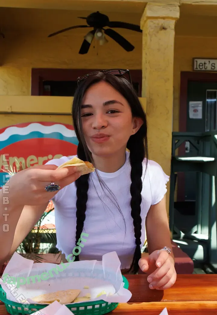 Scarlett Alexis nude photo #1549 (ScarlettAlexi3 / alexisscarlet / aphrodite_pandemos5 / scarlettalexis1)