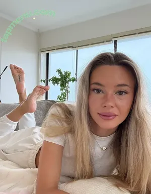 scarlett.cuteyfree / scarlettloveslingerie nude photo #0056