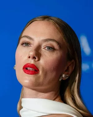 Scarlett Johansson / scarlettjohanson / scarlettjohanssonworld nude photo #2663