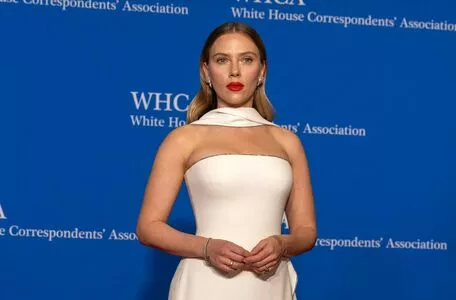 Scarlett Johansson / scarlettjohanson / scarlettjohanssonworld nude photo #2667