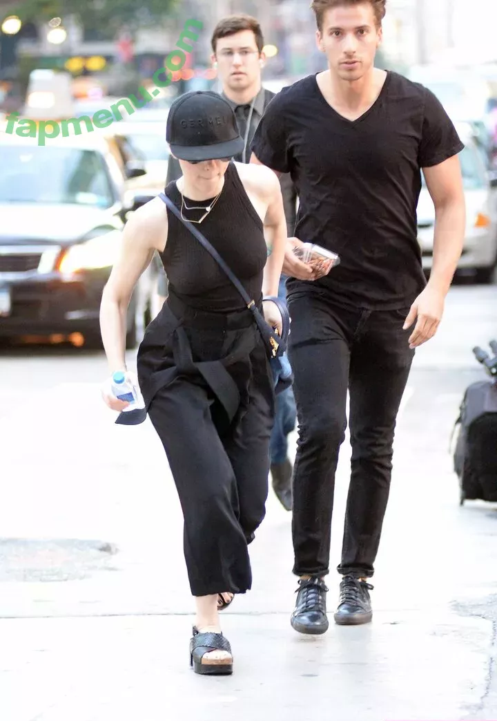 Scarlett Johansson nude photo #2287 (scarlettjohanson / scarlettjohanssonworld)