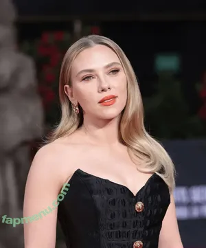 Scarlett Johansson / scarlettjohanson / scarlettjohanssonworld nude photo #3612