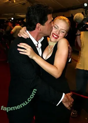 Scarlett Johansson / scarlettjohanson / scarlettjohanssonworld nude photo #3674