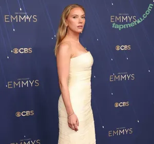 Scarlett Johansson / scarlettjohanson / scarlettjohanssonworld nude photo #3703