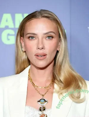 Scarlett Johansson / scarlettjohanson / scarlettjohanssonworld nude photo #3795