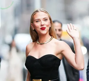 Scarlett Johansson / scarlettjohanson / scarlettjohanssonworld nude photo #3806