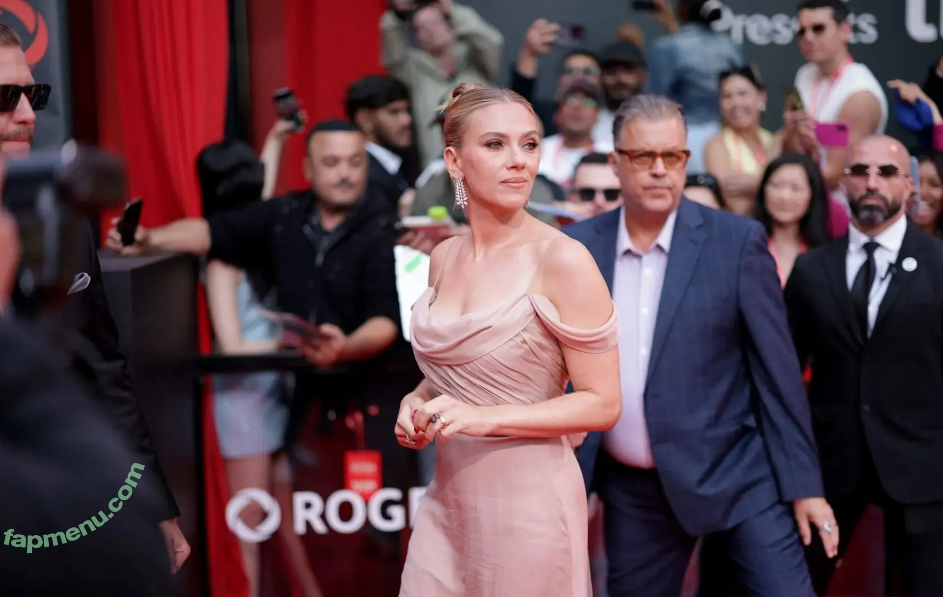 Scarlett Johansson nude photo #3628 (scarlettjohanson / scarlettjohanssonworld)