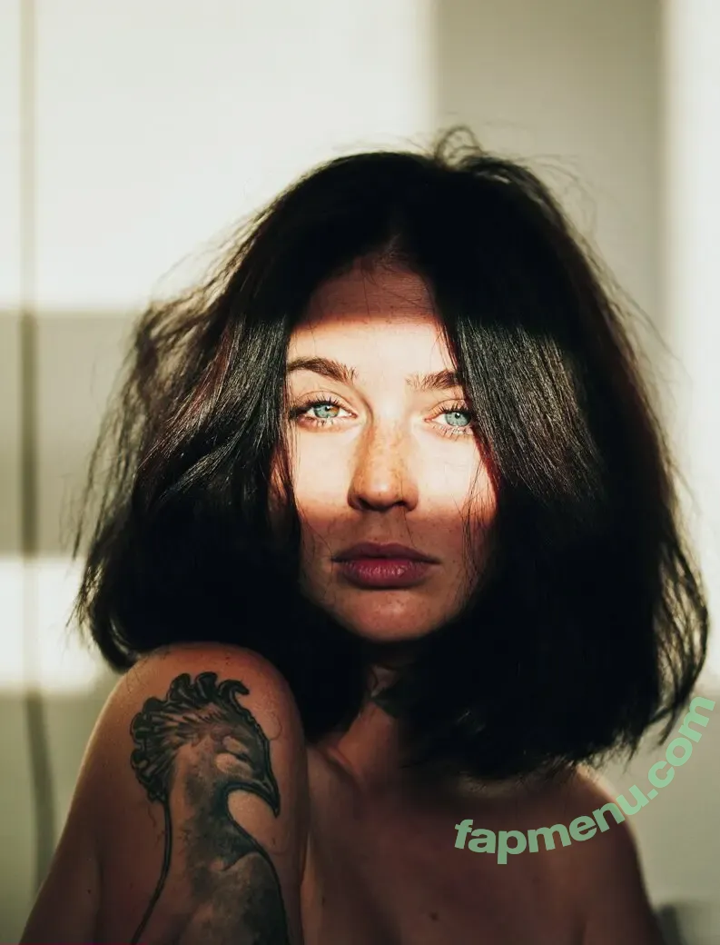 Scarlett Simoneit nude photo #0001 (Scarlett Simoneit)