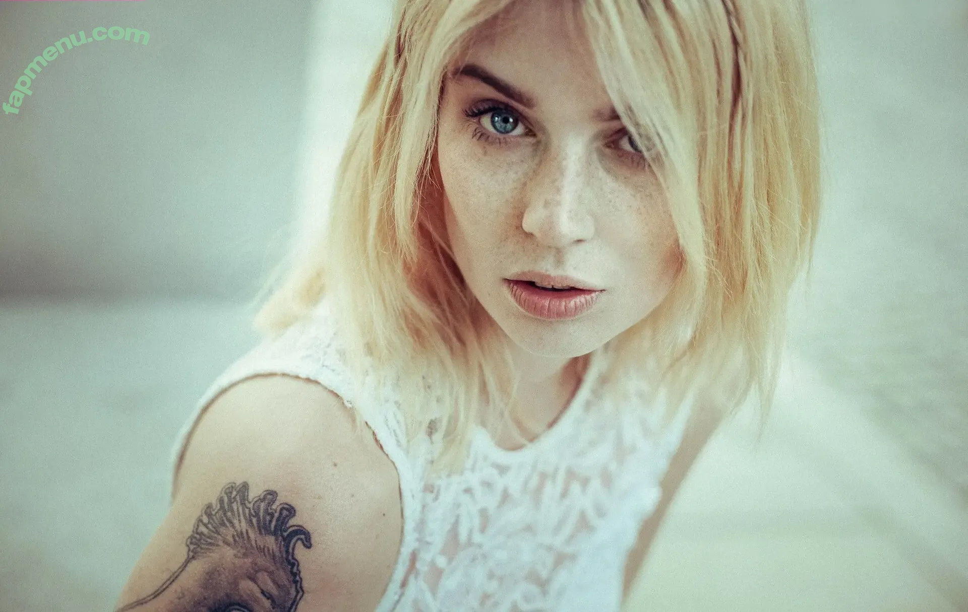 Scarlett Simoneit nude photo #0003 (Scarlett Simoneit)