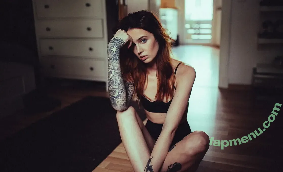 Scarlett Simoneit nude photo #0007 (Scarlett Simoneit)