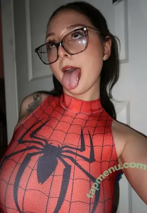 scarletxroseee / scarlettrose__x nude photo #0039