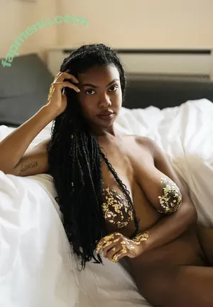 SchwiftyLove / FionaRabbit nude photo #0015