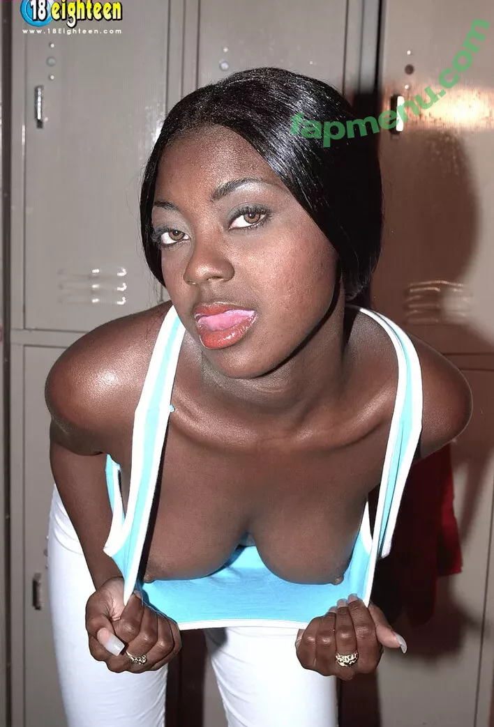 scorepass nude photo #3366 (gina_gerson / valentina_ginagerson_official)