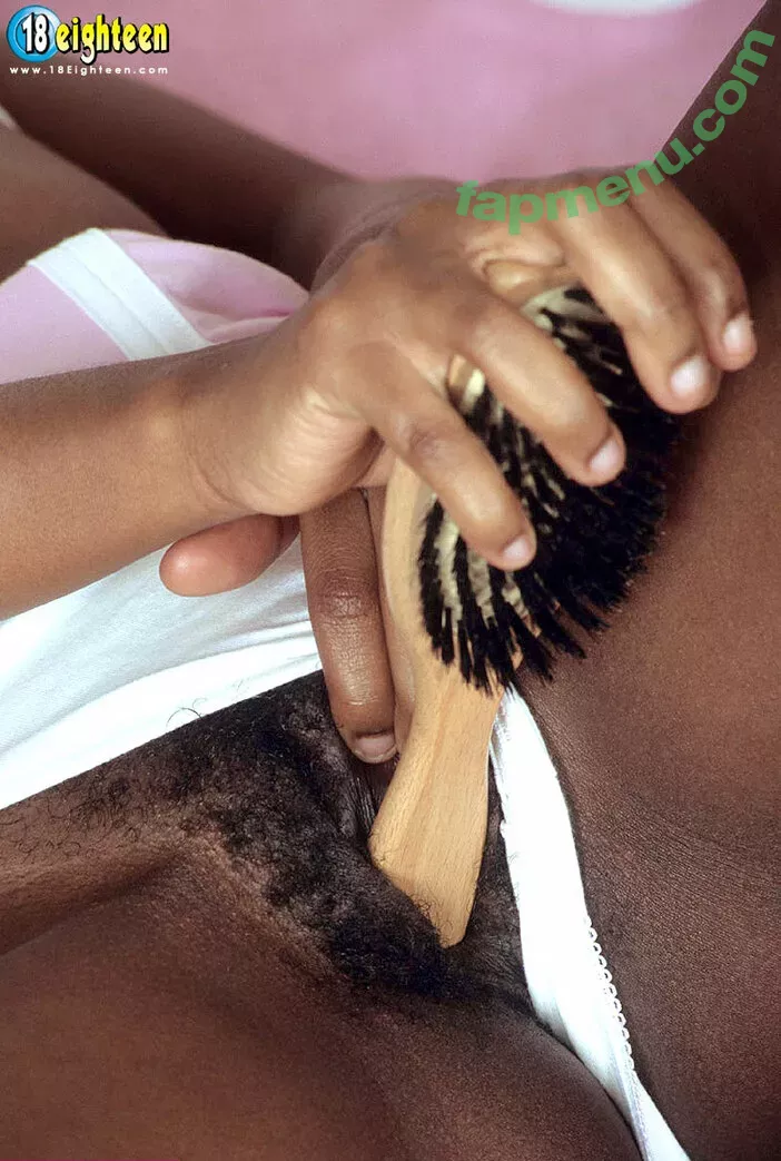 scorepass nude photo #3597 (gina_gerson / valentina_ginagerson_official)