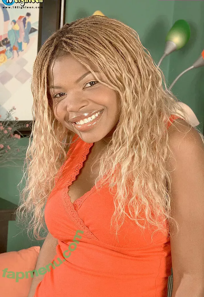 scorepass nude photo #3841 (gina_gerson / valentina_ginagerson_official)