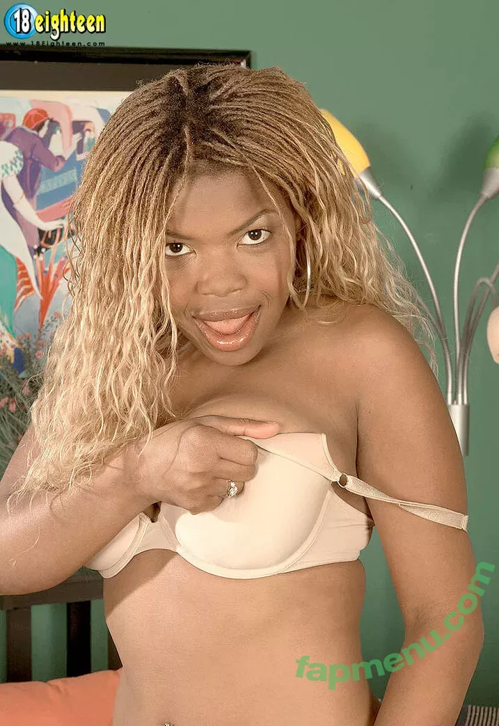 scorepass nude photo #3845 (gina_gerson / valentina_ginagerson_official)