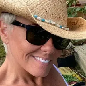 Scorpio_Karen18 / The_Farm_Chick / scorpio_karen nude photo #0013