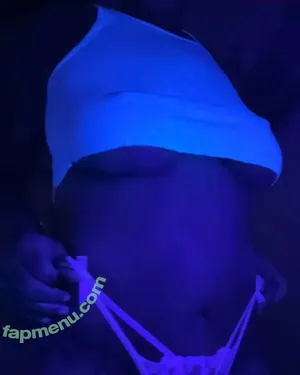 Scorpio_Karen18 / The_Farm_Chick / scorpio_karen nude photo #0027