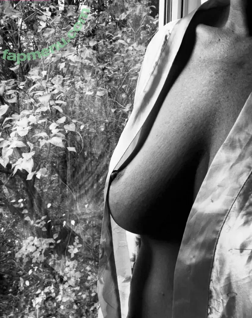 Scorpio_Karen18 nude photo #0014 (The_Farm_Chick / scorpio_karen)