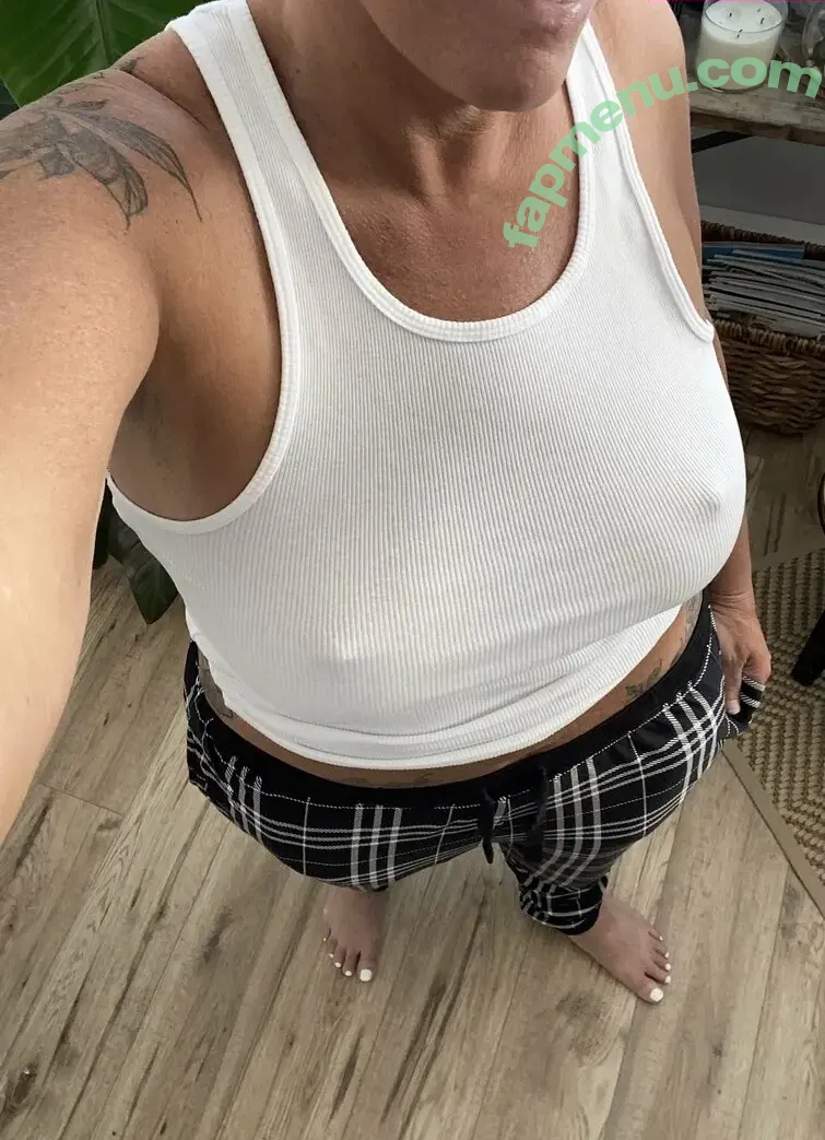 Scorpio_Karen18 nude photo #0020 (The_Farm_Chick / scorpio_karen)