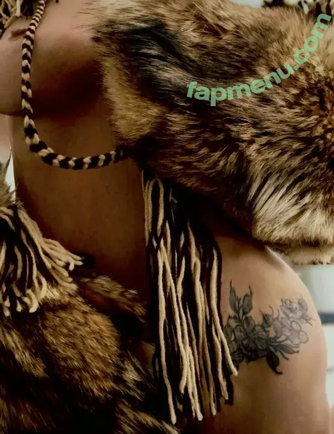 Scorpio_Karen18 nude photo #0053 (The_Farm_Chick / scorpio_karen)