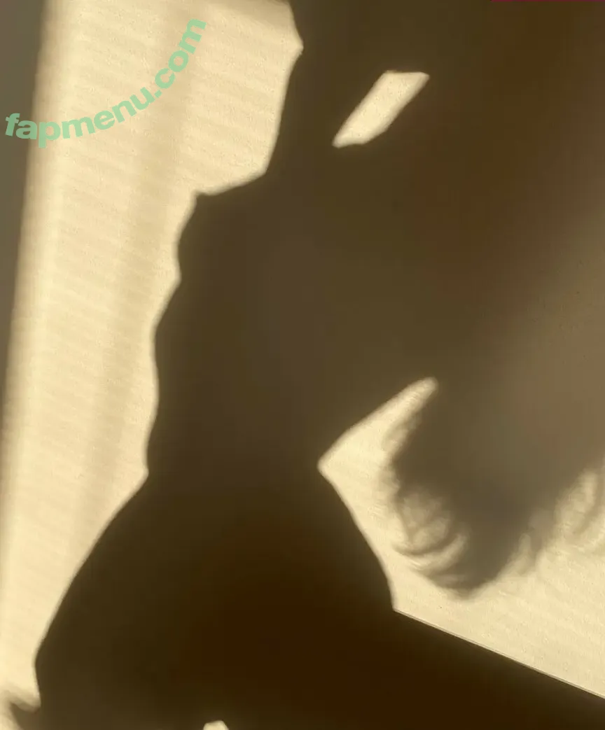 secretofema nude photo #0017 (eminkarosikova / emrosik_)