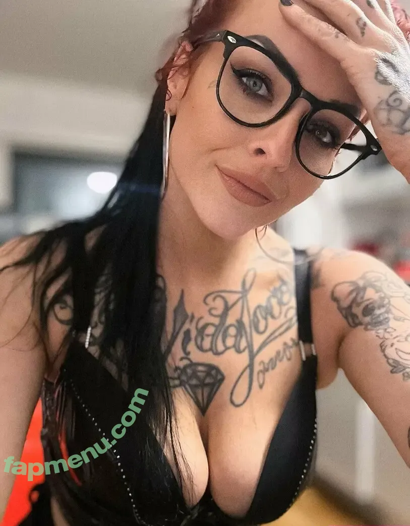 secretsxbyamanda nude photo #0001 (secretsxbyamanda)