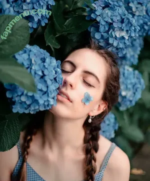 Seerasan / Sarah from Toyko Creative nude photo #0012