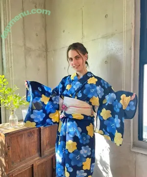 Seerasan / Sarah from Toyko Creative nude photo #0015