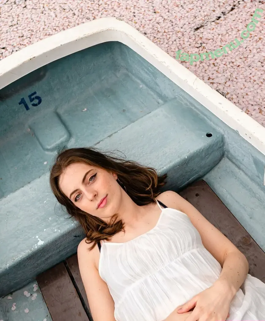 Seerasan nude photo #0013 (Sarah from Toyko Creative)