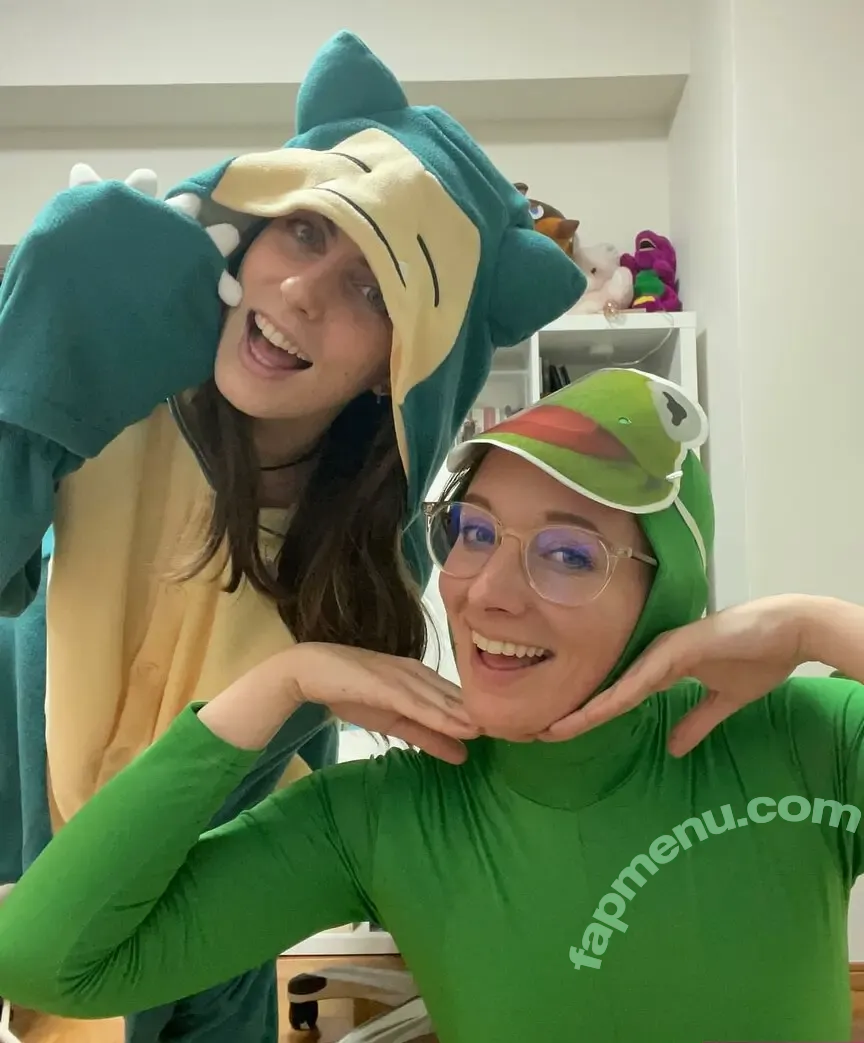 Seerasan nude photo #0023 (Sarah from Toyko Creative)