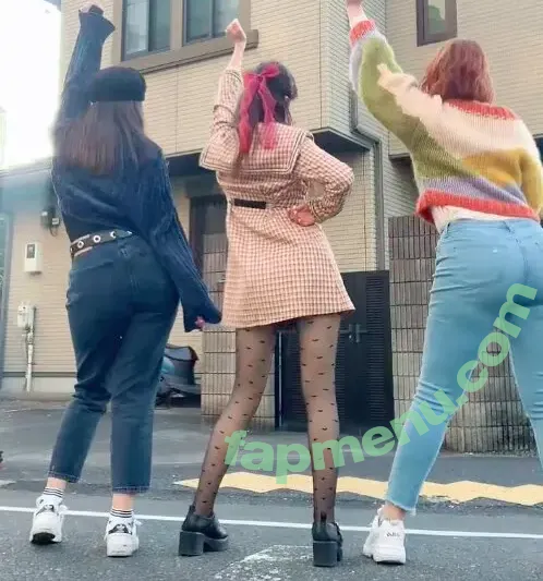 Seerasan nude photo #0038 (Sarah from Toyko Creative)