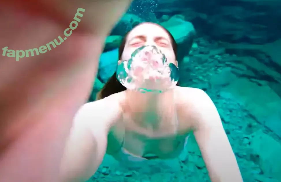 Seerasan nude photo #0042 (Sarah from Toyko Creative)