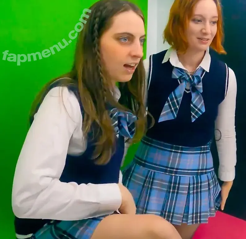 Seerasan nude photo #0199 (Sarah from Toyko Creative)