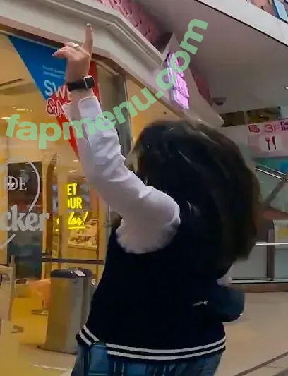 Seerasan nude photo #0236 (Sarah from Toyko Creative)