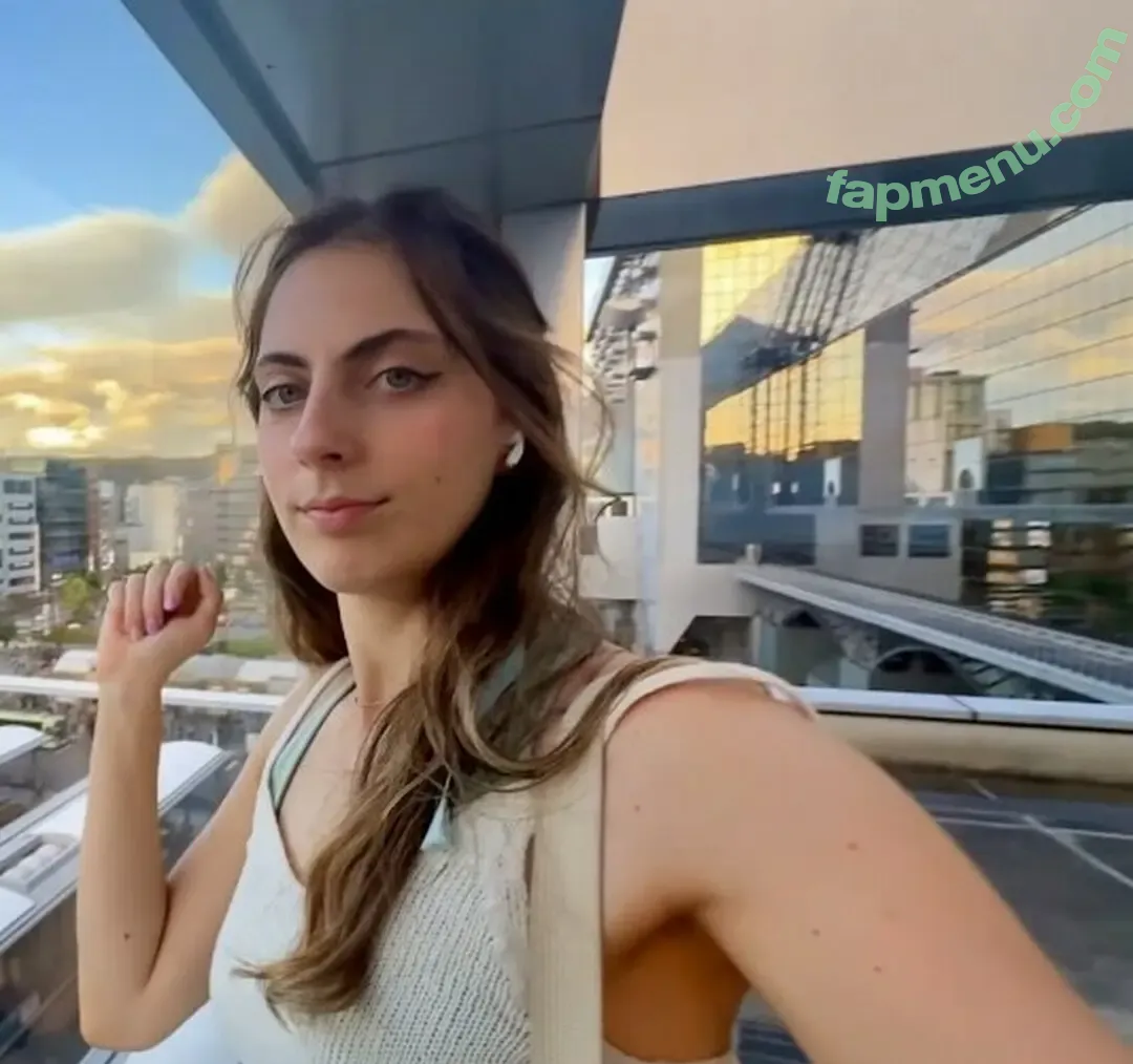 Seerasan nude photo #0567 (Sarah from Toyko Creative)