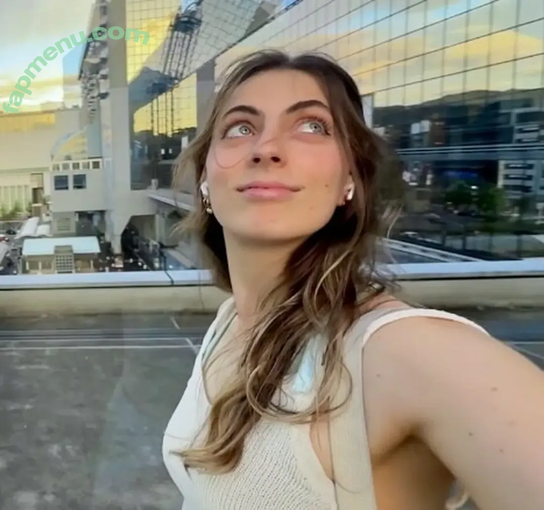 Seerasan nude photo #0568 (Sarah from Toyko Creative)