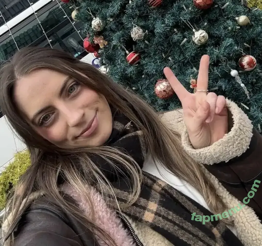 Seerasan nude photo #0574 (Sarah from Toyko Creative)