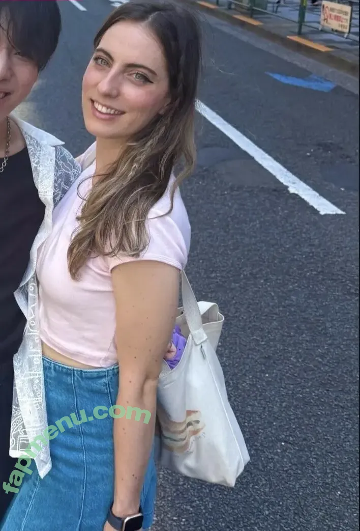 Seerasan nude photo #0590 (Sarah from Toyko Creative)