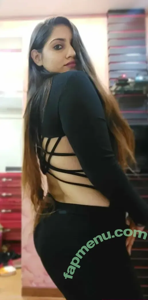 SeeratLuggani nude photo #0004 (seerattluggani)