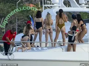 Selena Gomez / selena.gomez / selenagomez nude photo #0175