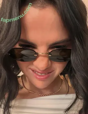 Selena Gomez / selena.gomez / selenagomez nude photo #0290