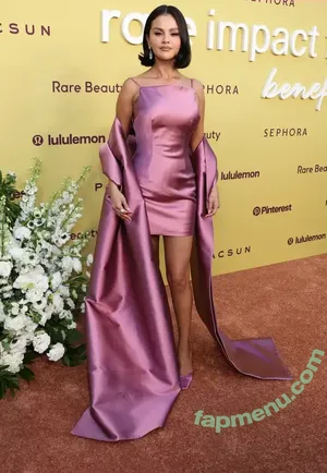 Selena Gomez / selena.gomez / selenagomez nude photo #0311