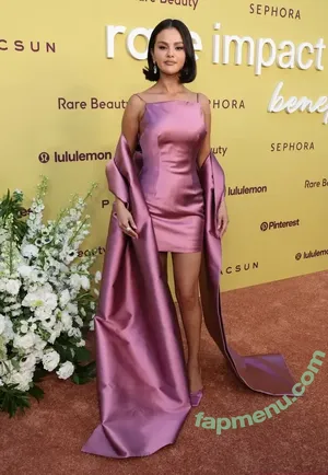 Selena Gomez / selena.gomez / selenagomez nude photo #0315