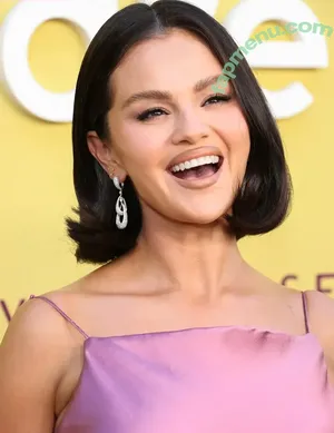 Selena Gomez / selena.gomez / selenagomez nude photo #0336