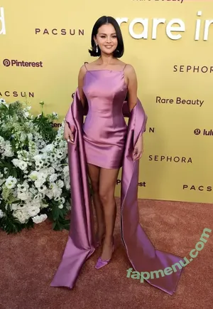 Selena Gomez / selena.gomez / selenagomez nude photo #0338