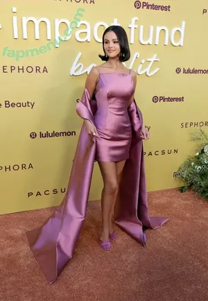 Selena Gomez / selena.gomez / selenagomez nude photo #0374