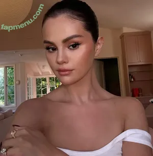 Selena Gomez / selena.gomez / selenagomez nude photo #0391