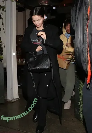 Selena Gomez / selena.gomez / selenagomez nude photo #0397